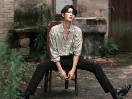 到后来给自己唱害羞的檀老师#檀健次 #檀健次直播 #檀健次直播也太好笑了