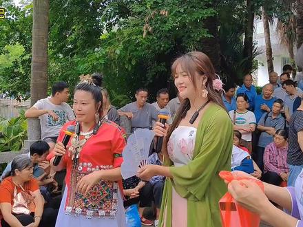 你是芝芝我也芝,姐妹同台乐滋滋,云南芝芝和邓凯芝开场把歌唱#广西山歌 #山歌对唱 #山歌热门推荐🔥