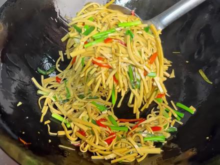 夜夜饭少不了的一道家常菜宿迁香葱炒豆干 #抖音年味争霸赛 #舌尖上的抖音 #年夜饭