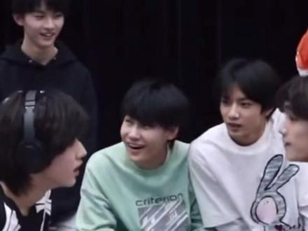 #文轩 这谁顶得住啊 (暧昧期)
这期物料看了不下99遍