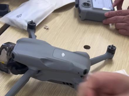 大疆无人机air3桨叶安装方式,注意事项#大疆无人机 #无人机 #摄影器材 #大疆air3
