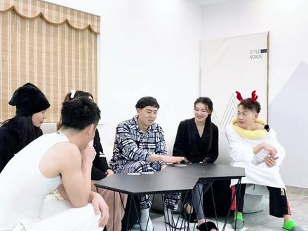 破冰升温的最佳游戏,总得期待点什么呢~#fyp 🤪#恋爱 #恋爱综艺 #一起追剧