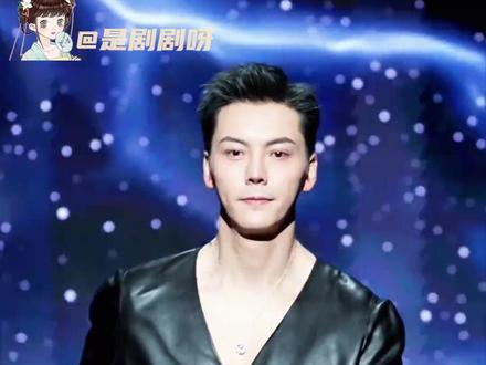 不是 到底是在拍什么啊!这么勾引我!#陈伟霆 #当bro以为自己比陈伟霆有影响力 #陈伟霆的影响力无需多言#当陈伟霆认真工作我就输了