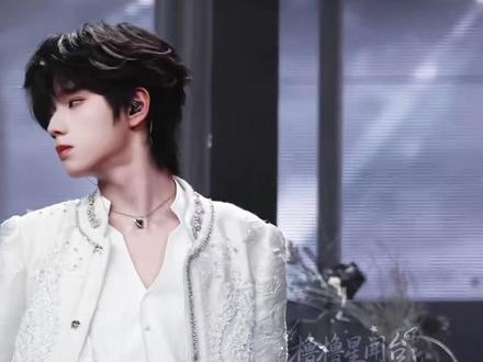 不靠引流,不借外力,王橹杰凭借自身流量破圈。#王橹杰#爽文#安利#弥渡山歌#王橹杰跳了弥渡山歌