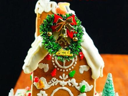 30秒学会圣诞姜饼屋 亲子DIY必做 圣诞节准备到了,想好要送什么给他了吗? 将手边的零食组装成心意满满的零食姜饼屋吧,下班做一份品尝吧!完整教程配方视频最中;#双12送这份零食清单 #年货礼盒有新意更心意 #省饭课代表 #青年创作者成长计划 #好好吃饭大赛