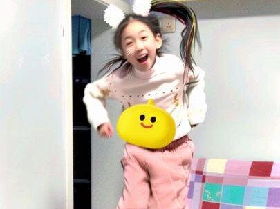 小橘子踩玩偶 挠痒痒 欢乐停不了 #踩捏捏 #挠痒痒 #松弛感带娃 #亲子互动游戏#记录真实生活 @DOU+小助手