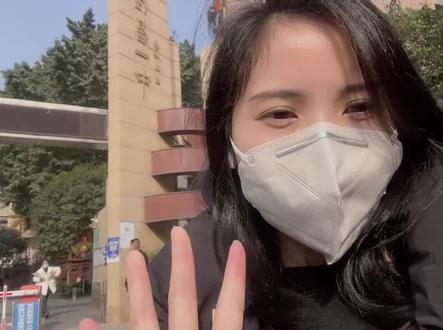 今天邓老师来到隆昌一中,奔走在全省的学校✌️#升学规划 #初升高 #复读 #小升初 #单招