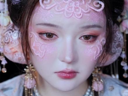 十八层玲珑心,只值17英镑。#文物拟人 #鬼工球 #东方美学 #文物 #va博物馆 物馆