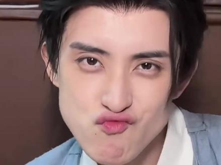 敖瑞鹏:应战! #宋亚轩 #黄朔 #敖瑞鹏 #抽象 #搞笑