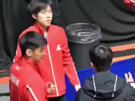 前辈护航后辈冲锋,国乒男团3-0完胜澳大利亚,成功晋级16强#王楚钦 #梁靖崑 #林诗栋 #伦敦世乒赛