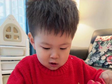 小朋友非常喜欢玩的面粉彩泥过家家玩具 可以做出好多逼真的美食,不仅能打发闲暇时间,还能锻炼动手能力#彩泥#过家家 #玩具 #手工diy