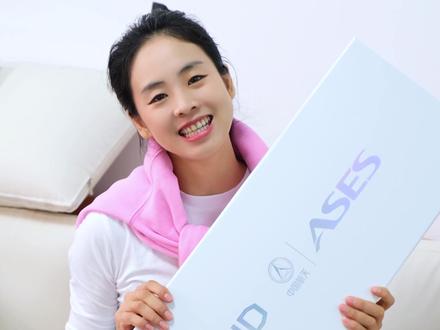想了解一下这只联名款球拍吗#羽毛球拍 #羽毛球