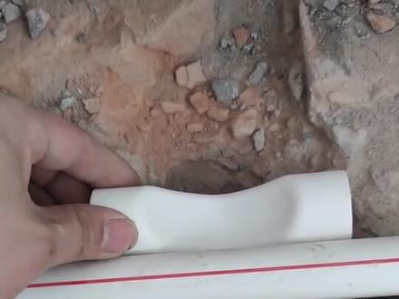 过桥严重影响流量,而且漏水概率奇高,交叉最好用45度弯头加工