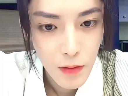 一代人有一代人的语言 当年的大眼萌妹已经进化为萌脸烧 内娱也有属于自己代名词的🐱#侯明昊 #萌脸烧