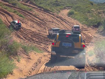 多伦穿越路线合辑,看看各个越野界代表车型表现吧,下集更新霸王龙掏大泥#多伦 #古墓线 #越野穿越 #牧马人 #霸王龙