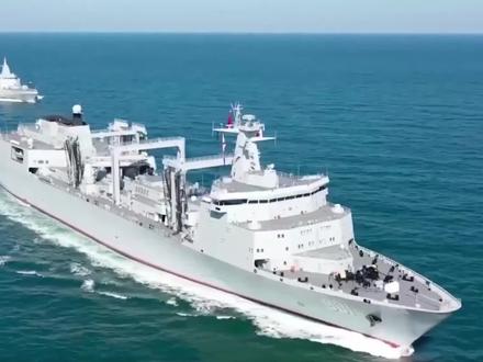901型补给舰是中国海军除航母外最大的军舰,排水量达到48000吨! #901 #补给舰