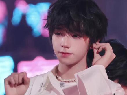 好幸福吧 期待住了 王橹杰16岁生日快乐!Lumos永远爱你#生日周边#王橹杰#高会