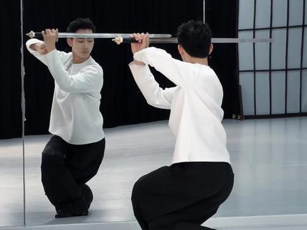 《精卫》剑舞教程来啦~
原创在这哦@美琳L
#剑舞 #精卫 #教程 #热点 #抖音热歌