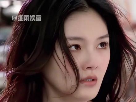 大s去世一年后, 再看天天守在墓前的具俊晔,一句“熙媛躺在那比我辛苦”,才懂大s不顾劝阻的选择有多清醒#徐熙媛大s #具俊晔 #大S雕像 #内容启发搜索 #影娱热点团