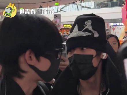 张峻豪 兄弟我裤子开了你敢信 #张峻豪 #余宇涵 #时代峰峻 #荣耀之战 #张峻豪先提裤子还是先扶人现实版