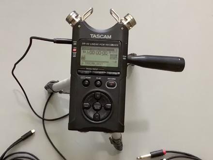 录音笔连接手机录音、拍视频或直播。AD2R转换器