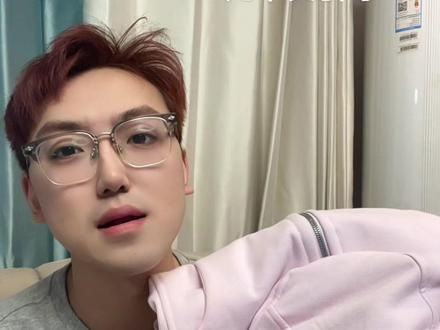 回复 @我愿自捅千刀的评论 今天误会算是解开了 我不要脸的认为你在夸我得了。#scuba #scuba卫衣