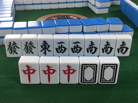 鱼绣的栩栩如生,颜色也不一样.