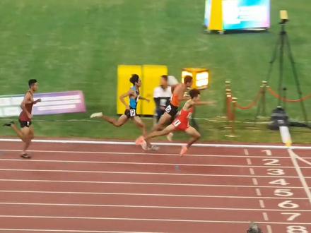 李俊霖以0.04的优势绝杀浙江奚枭横获得全运会800冠军#鱼跃式扑倒绝杀