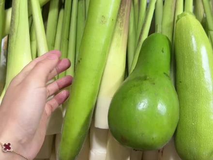 难道北方没夜开花吗?#生活vlog日常记录 #用抖音记录我的真实生活 #自己种的纯天然的绿色蔬菜 #提前祝大家五一节快乐 #生活就是柴米油盐