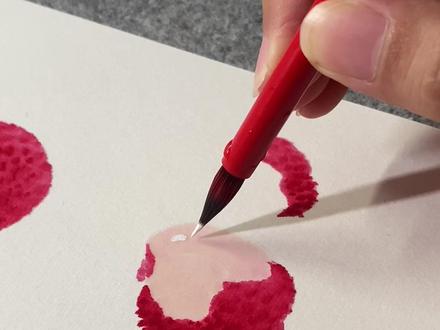 两笔荔枝画法,学会的朋友,请把简单打在评论区#国画荔枝 #国画教程#国画#零基础学国画 #简笔画