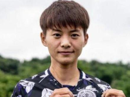 铿锵玫瑰 海外绽放!王霜正式签约路易斯维尔竞技#中国女足#王霜#王霜加盟路易斯维尔竞技#铿锵玫瑰