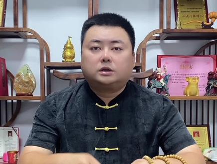 人中有个窝#面相 #传统文化 #面相学 #面相给你的第一感觉