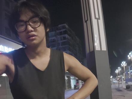 没有腿也能跑外卖!!!! 没有腿也能跑外卖哦,加油加油