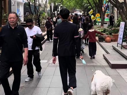 来成都这么多天与当地人接触下来,真的要被这里的口音笑麻了哈哈哈哈哈#抖音创作者激励计划 #成都#我要上热门🔥 #抖加小助手