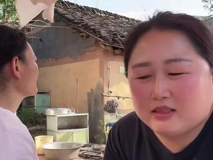说来说去 其实都是人家大哥自己的事 我们做的就是静观其变就行了#娜娜的农村生活#娜娜的乡村生活 #大嫂 #娜娜 #贵州农村生活