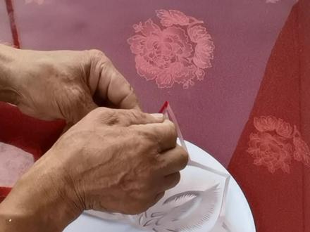 窗花剪纸手工,四折窗花剪纸教程🙏🙏🙏#剪纸艺术 #四折剪纸教程