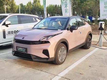 最新改版后的领克06EM-P来了,带大家先睹为快。#dou是好车 #汽车 #领克 #领克06