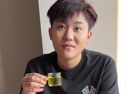 所谓特产,就是特地背着本地人生产的是吧? #闺蜜 #万万没想到