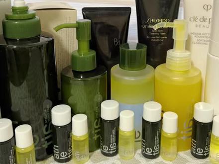 日牌大分享! 哈喽闺蜜们!因为上个视频被审核卡了所以直接萎靡不振。。。不过还是想保持一周至少一更新的频率所以我还是赶出了这个视频!希望各位敏皮看完这个视频之后对athlet*a这个牌子🈶一定的了解了~我觉得效益还是不错的嘿嘿
欢迎大家告诉我下期想看美白还说国货~我也一直在想要不要为了频率而把视频拆成更多的部分 这样产出量更多 视频内容也会更丰富。大家也可以告诉我需不需要这样 还是继续保持长视频的风格~祝大家新年快乐呀!#护肤品 #自用好物分享 #护肤好物推荐 #护肤干货