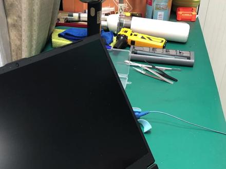 游戏本清灰不用找维修!神舟战神拆机全流程 神舟战神游戏本深度清灰换相变片完整实操教程,分步讲解拆机断电、清洁散热风道、更换相变导热片的全流程,解决高温降频、风扇异响问题,新手也可参考操作,省钱又实用。
#神舟战神 #笔记本清灰换硅脂#游戏本清灰 #电脑维修 #延津惠普