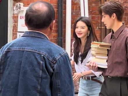 上班😎下班😽#王安宇 #帅哥 #章若楠 #美女 #想把你和时间藏起来