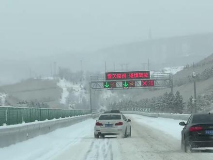 冬天开车你会原地热车吗#每天一个用车知识 #雪天出行注意安全