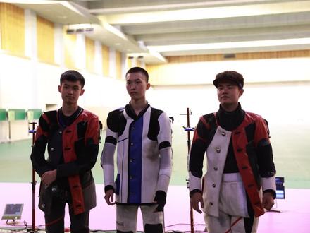 国家步手枪射击队2022年开罗世锦赛第二阶段选拔赛(第一场)
男子50米步枪3种姿势决赛之金牌赛
看到最后。。。特别感谢北京队的小伙子们,特别要关注下口令和播报的裁判,还有指导的国际级裁判郑老师!