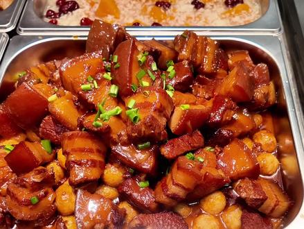 你敢相信,在荆州,15.8的自助餐,居然能吃到这??? #荆州美食 #荆州自助餐 #跟着烟火榜吃就对了 #真探蛋蛋 #寻味烟火气 @DOU+小助手