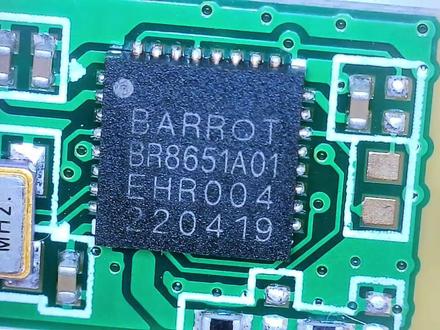 拆解6元的蓝牙接收器和无线键盘鼠标的接收器#蓝牙接收器 #无线鼠标 #无线接收器 #拆解 #蓝牙语音控制