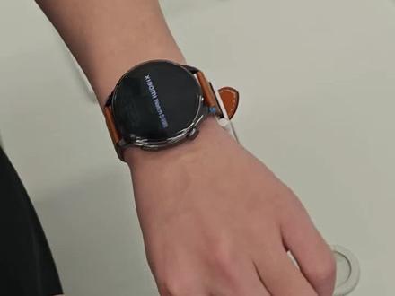 给大家演示一下怎么用Watch 5手表的手势来控制拍照#小米Watch5 #小米手表 #小米之家