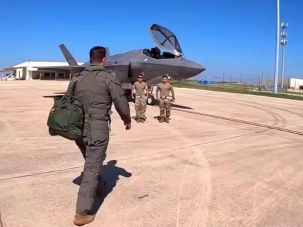 间谍还是教官:美国退伍飞行员被抓,疑似传授中国空战战术#军事爱好者 #军事科普 #军事迷 #军事武器 #军迷发烧友