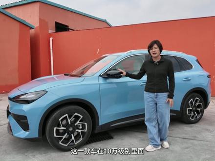 10万出头即有半固态电池,MG 4X销量比MG4更有保证? 后驱五连杆+入门半固态电池,MG 4X仅需10万出头的价格,新能源家用SUV市场恐怕又要被重新定义了。#MG4x
