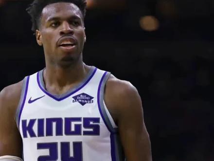 #创作灵感 #dou来nba #希尔德 #世预赛 希尔德在世预赛空砍29分。他所在的巴哈马队输掉了比赛@DOU+小助手