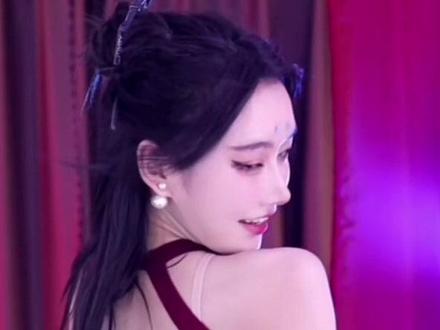 @橘右羊 斗鱼以前很风光的小姐姐,又可爱又飒#_上热门 #抖音直播